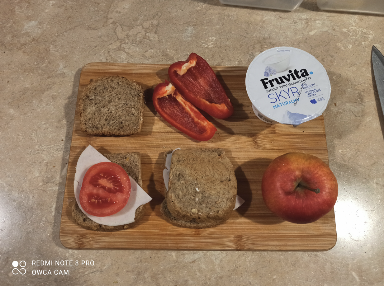 MAKJ. Kanapka jabłko